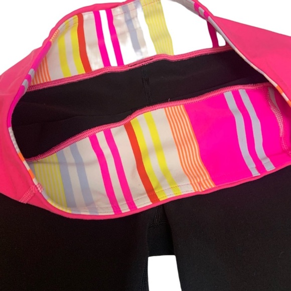 Lululemon Gather & Crow Black Capri Hot Pink Waistband Yoga Pants Key Pocket - Picture 12 of 12